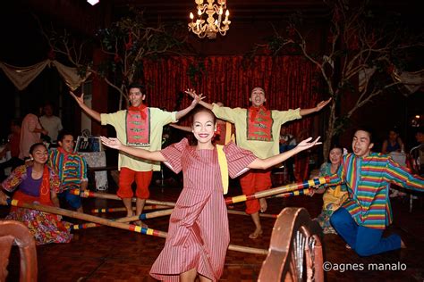 Direct from the Connoisseurs: Articulating Philippine Folk Dance .